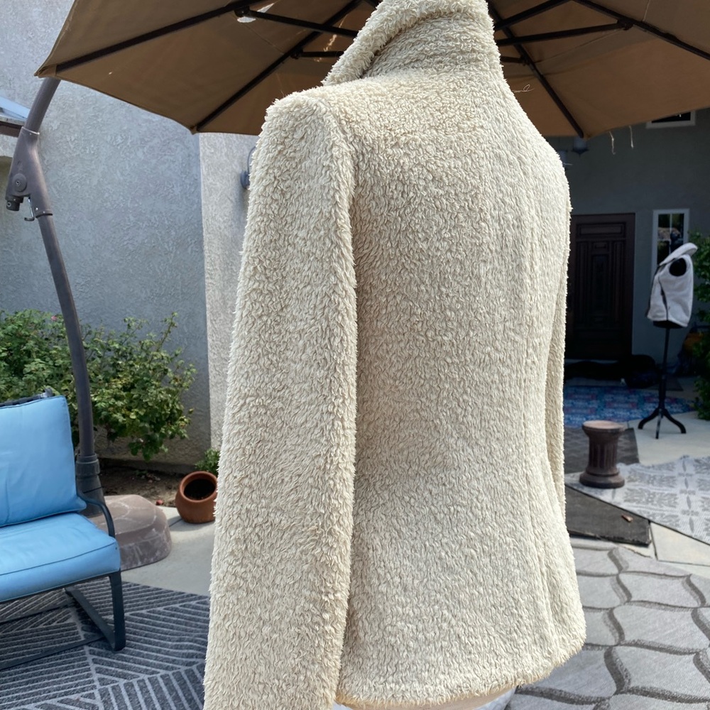 Patagonia woman’s jacket with lining  w/ faux fur - Picture 4 of 10